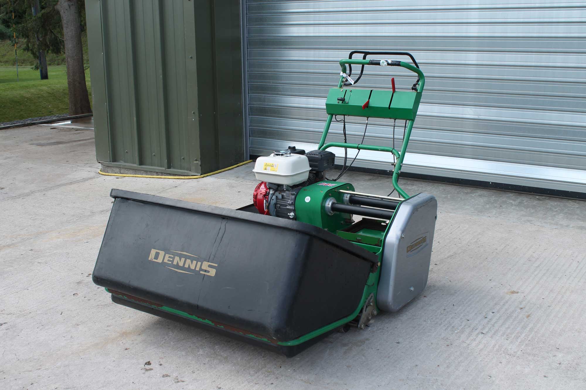 Dennis G860 Pedestrian Mower