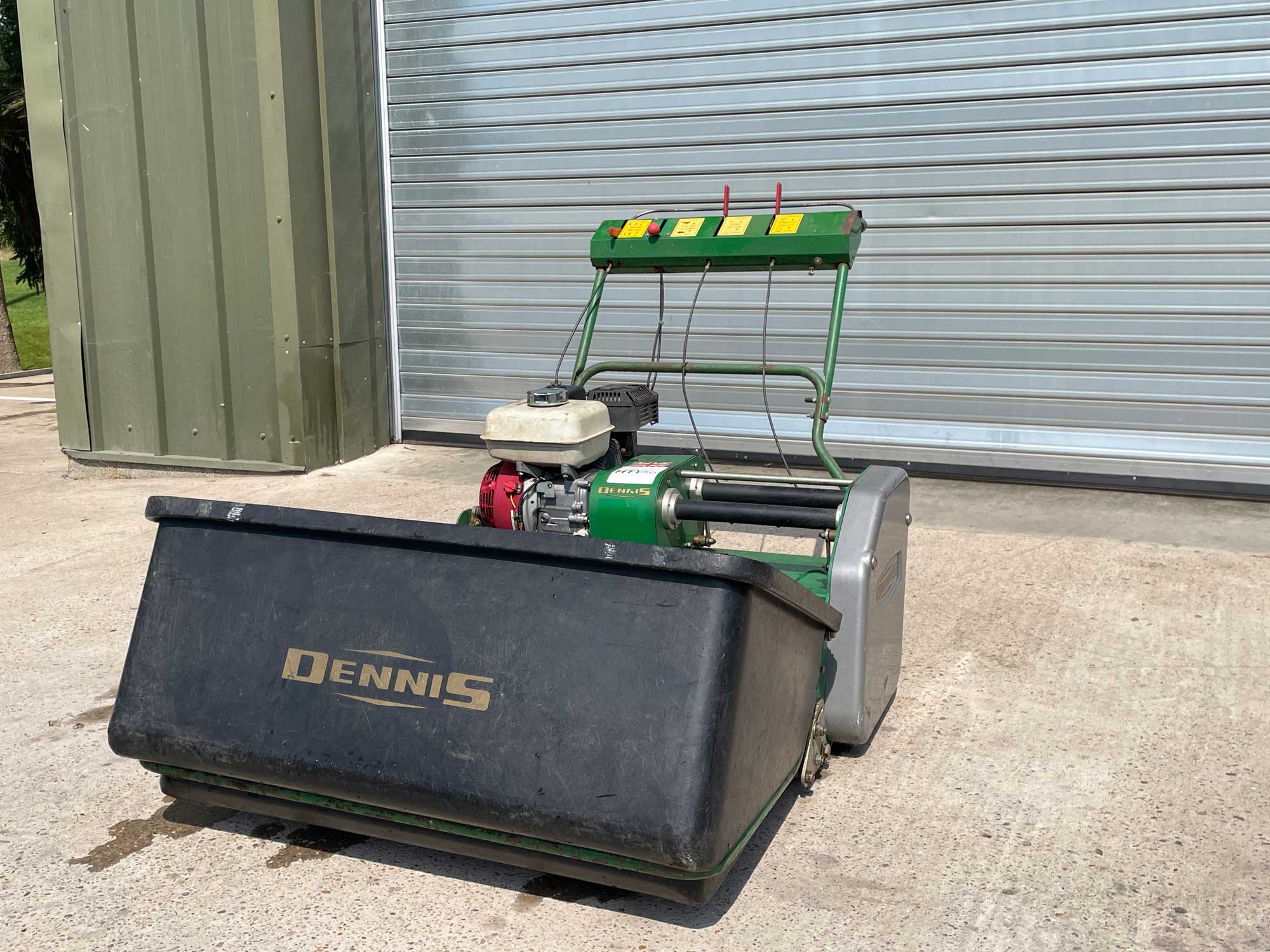 Dennis G860 Pedestrian Cylinder Mower