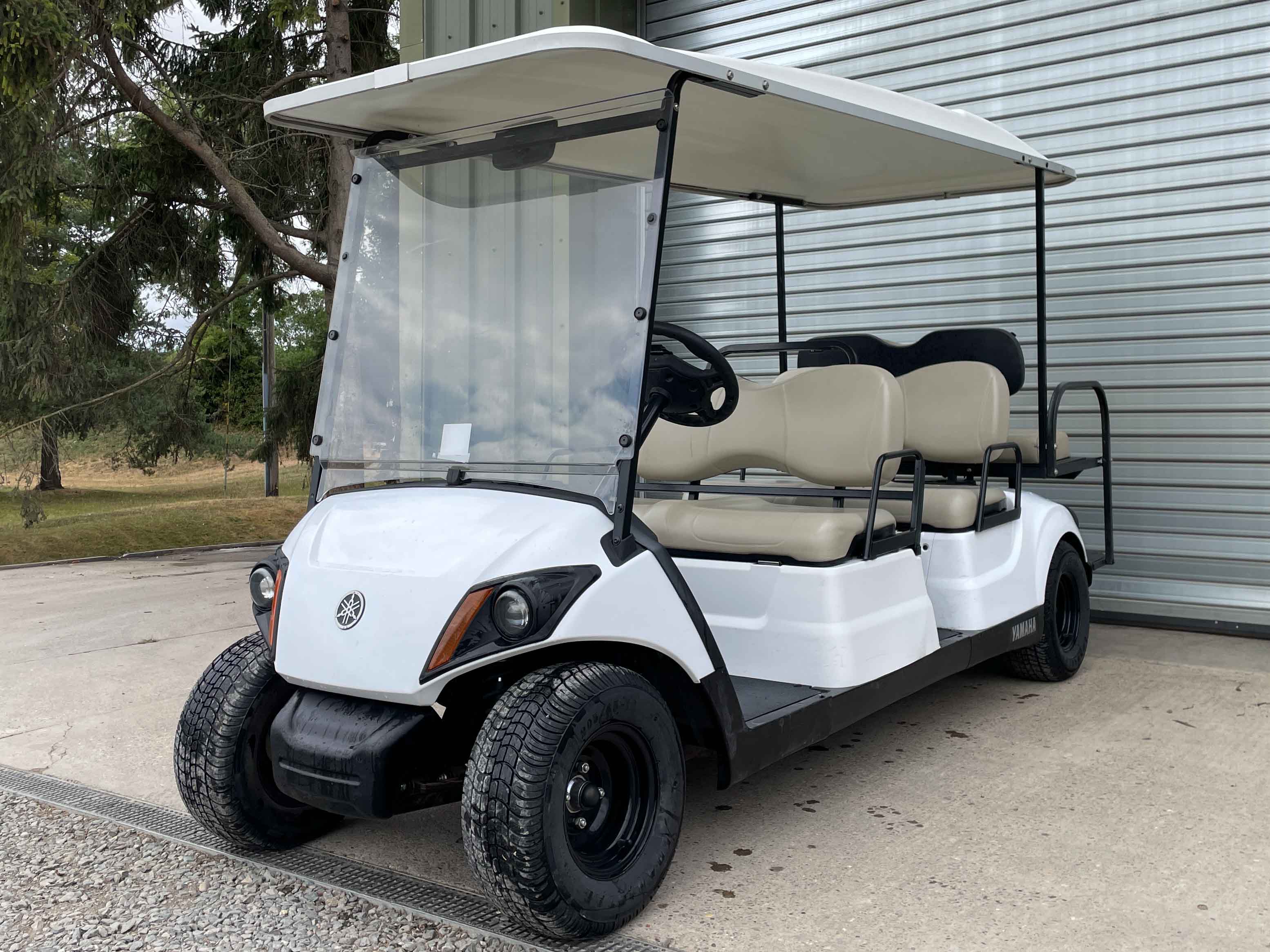 Yamaha Concierge 4/6 Seat Plus Carry buggy