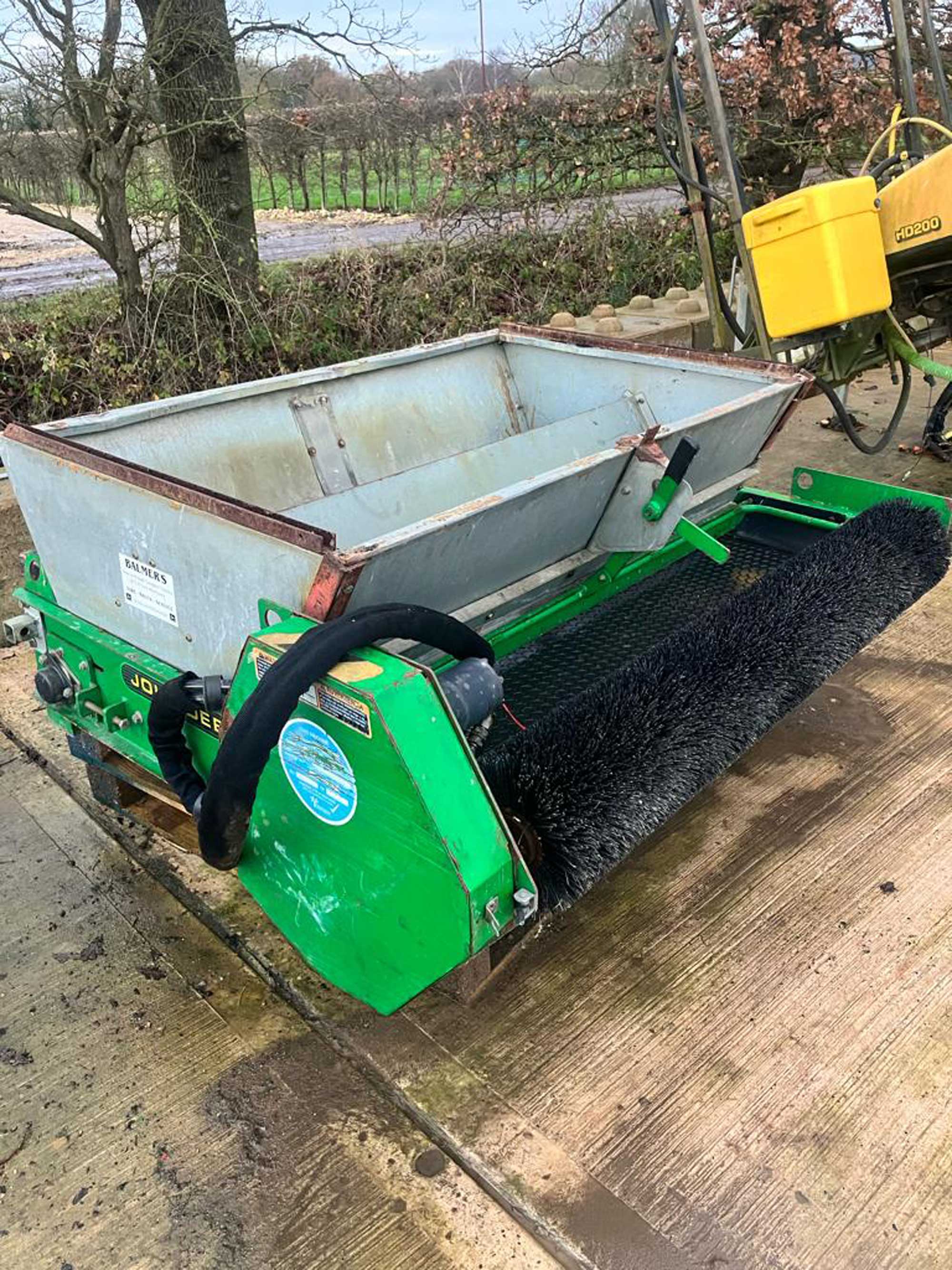 John Deere TD100