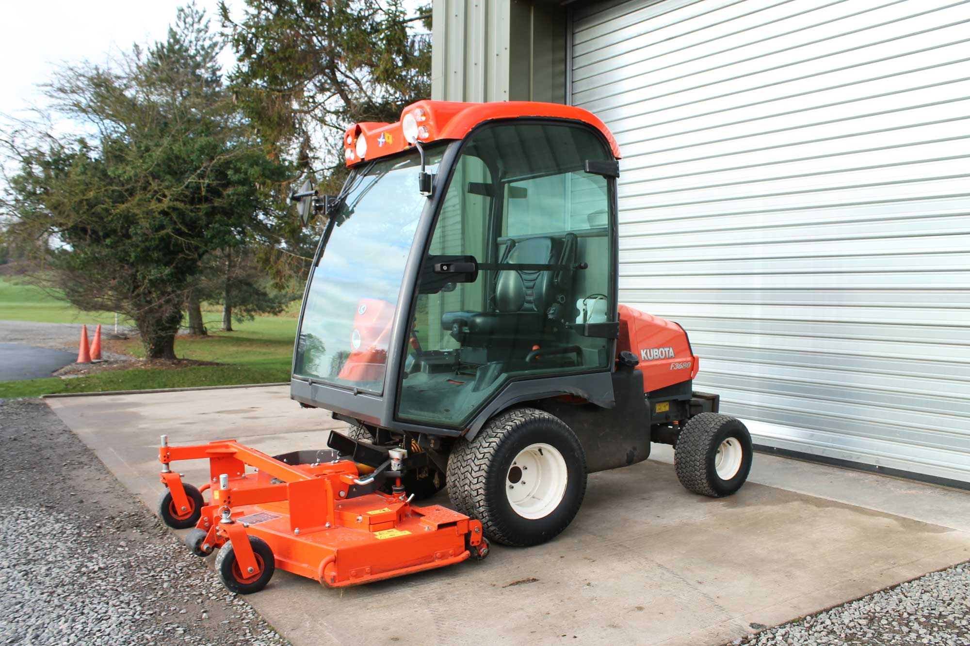 Kubota F3680