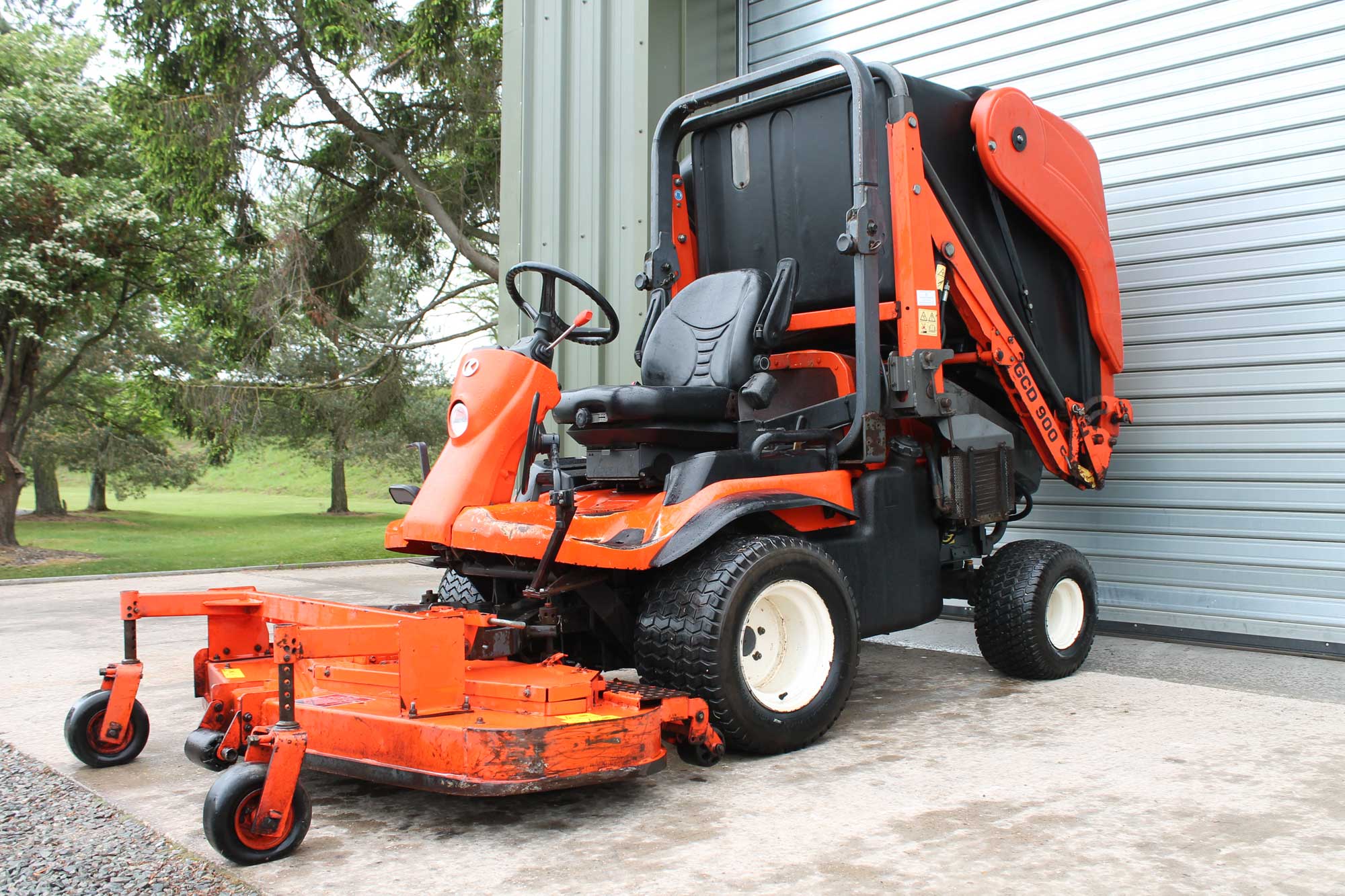 Kubota F3680