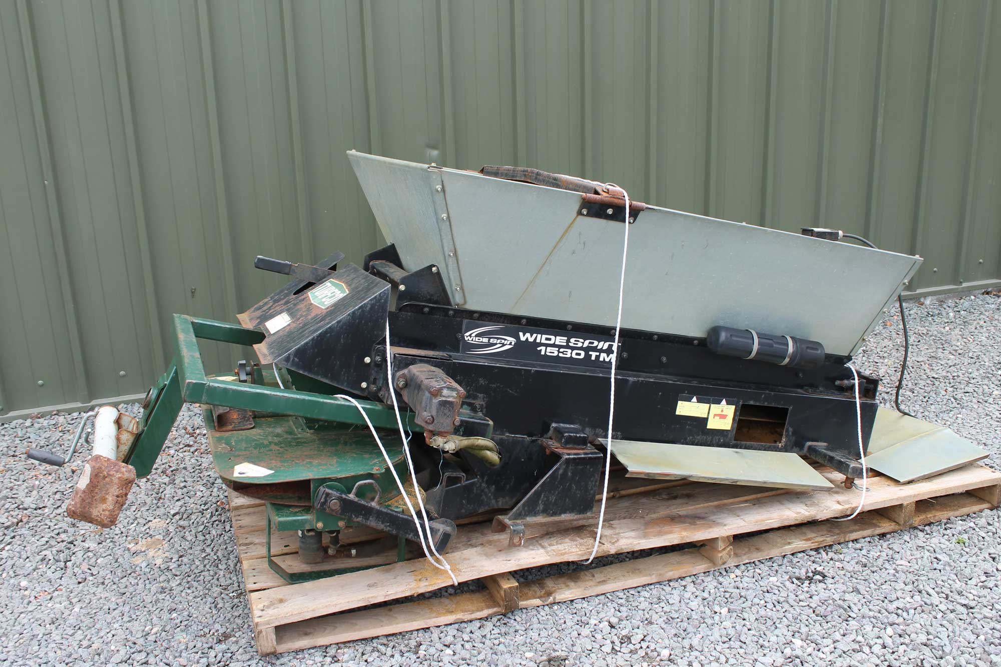 Turfco SP1530 Spinner Dresser