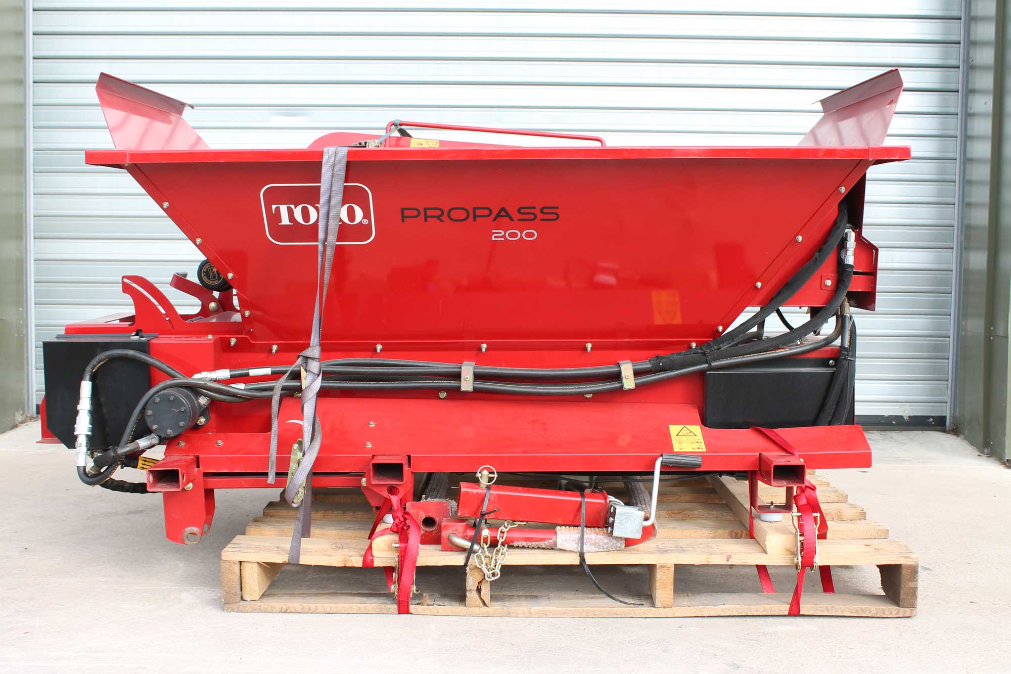 Toro ProPass 200 Top Dresser
